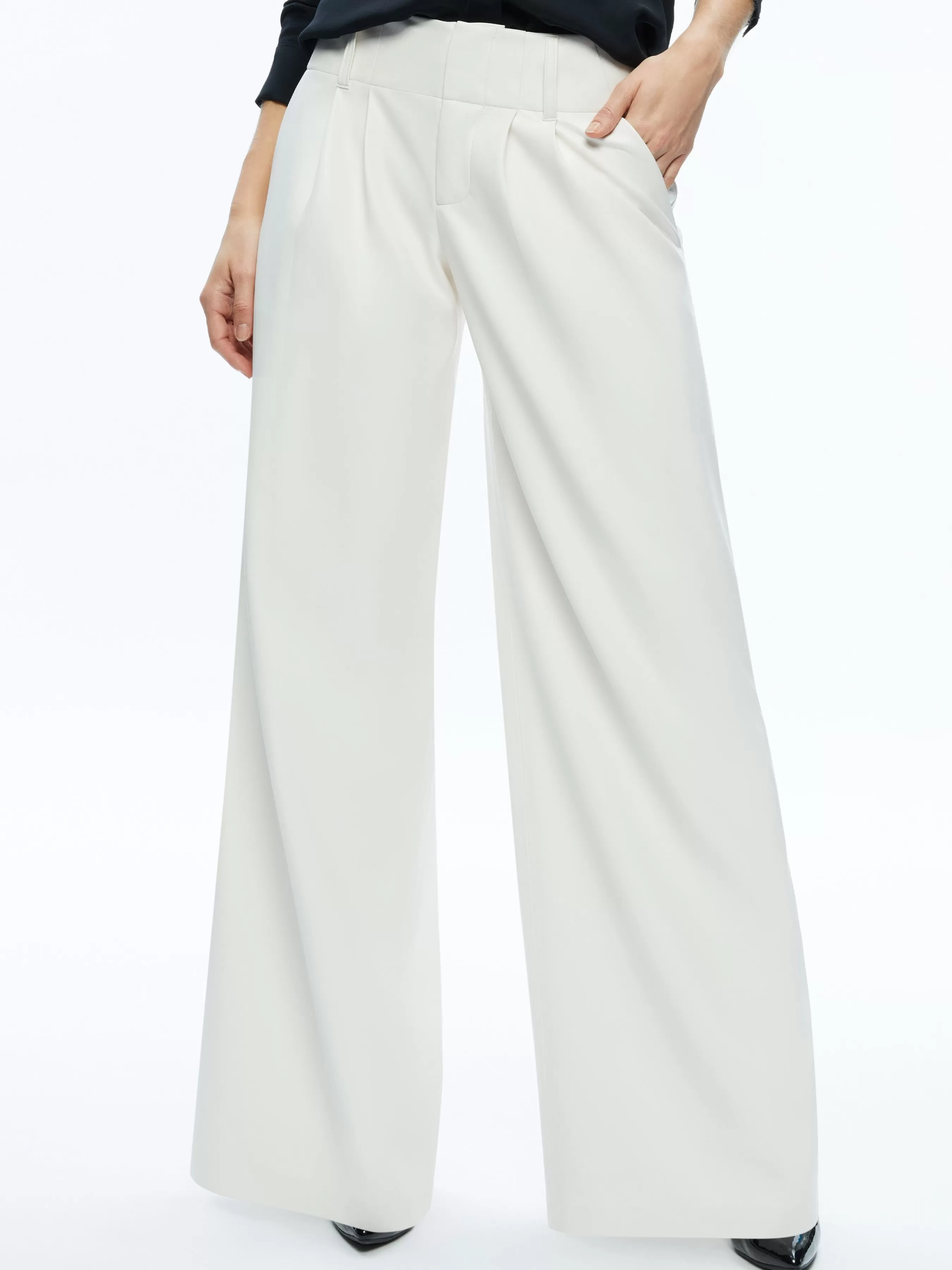 Alice and Olivia ANDERS VEGAN LEATHER LOW RISE PANT