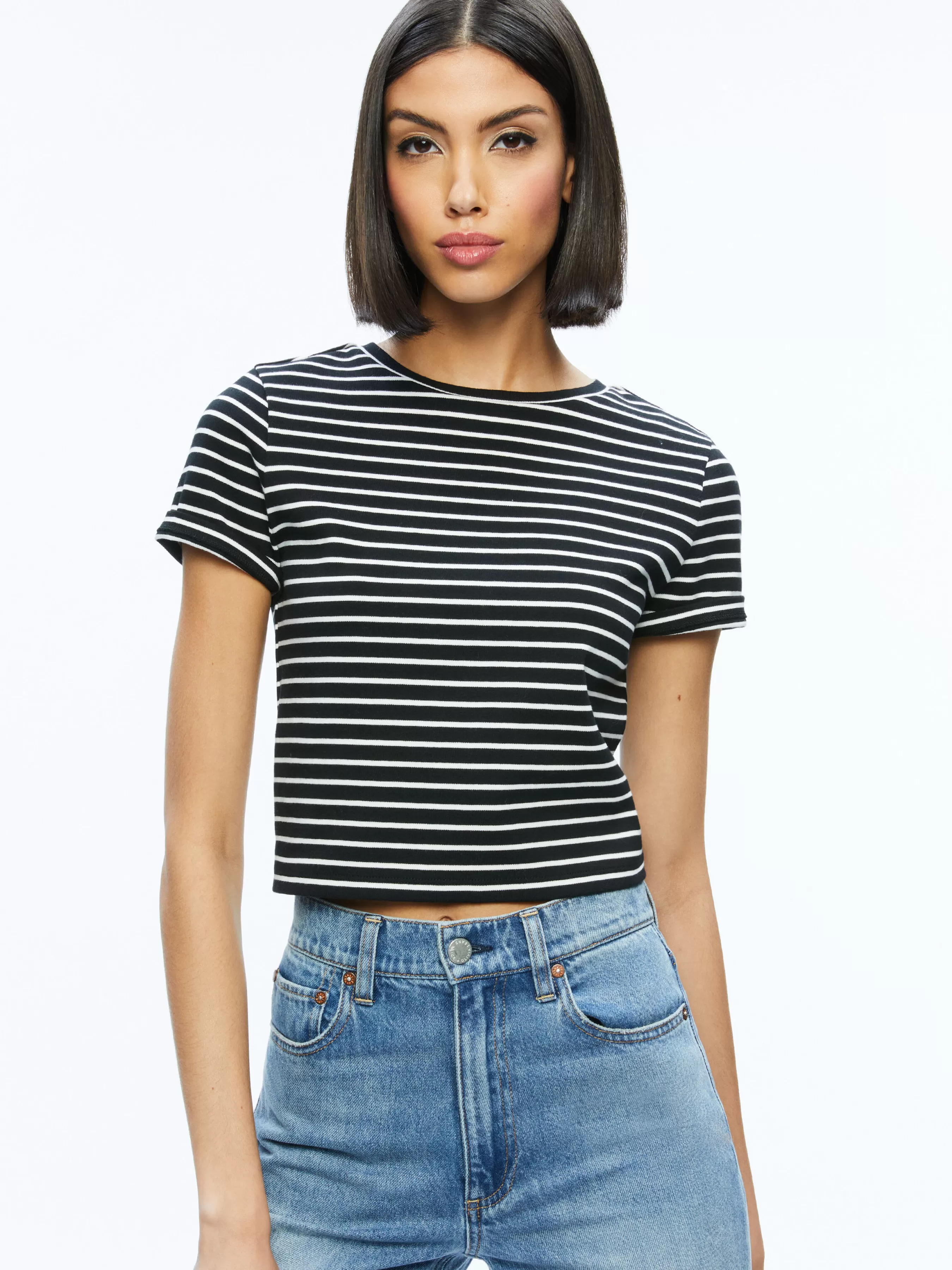 Alice and Olivia CINDY CLASSIC CROPPED TEE