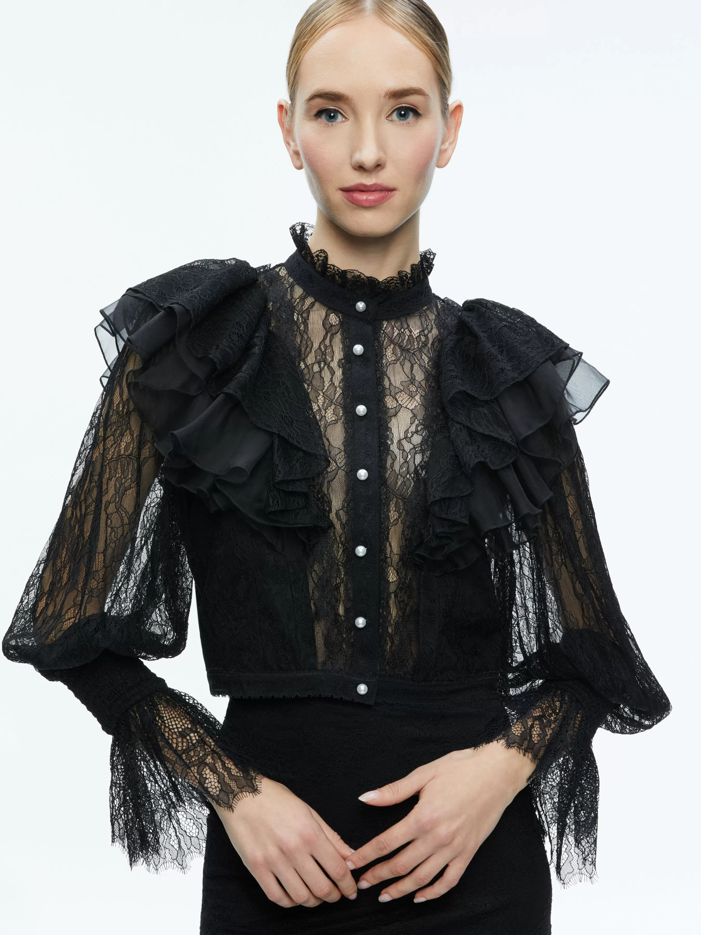 Alice and Olivia DELPHA RUFFLE LACE BLOUSON SLEEVE CROPPED TOP