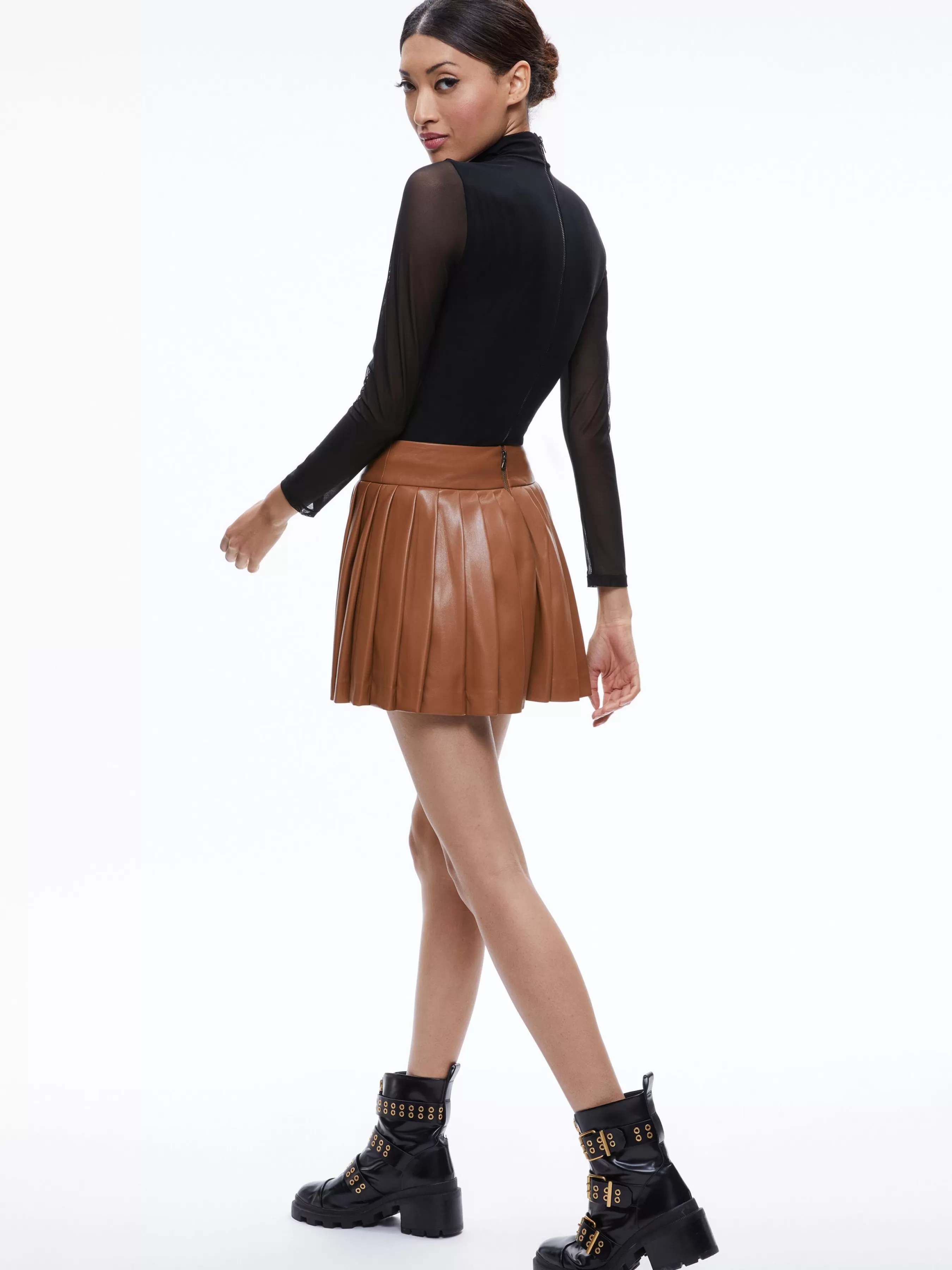 Alice and Olivia PURA VEGAN LEATHER PLEATED SKORT